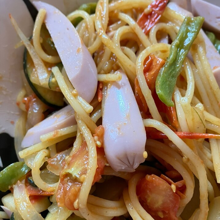 魚肉ソーセージ入りトマトスパゲッティ